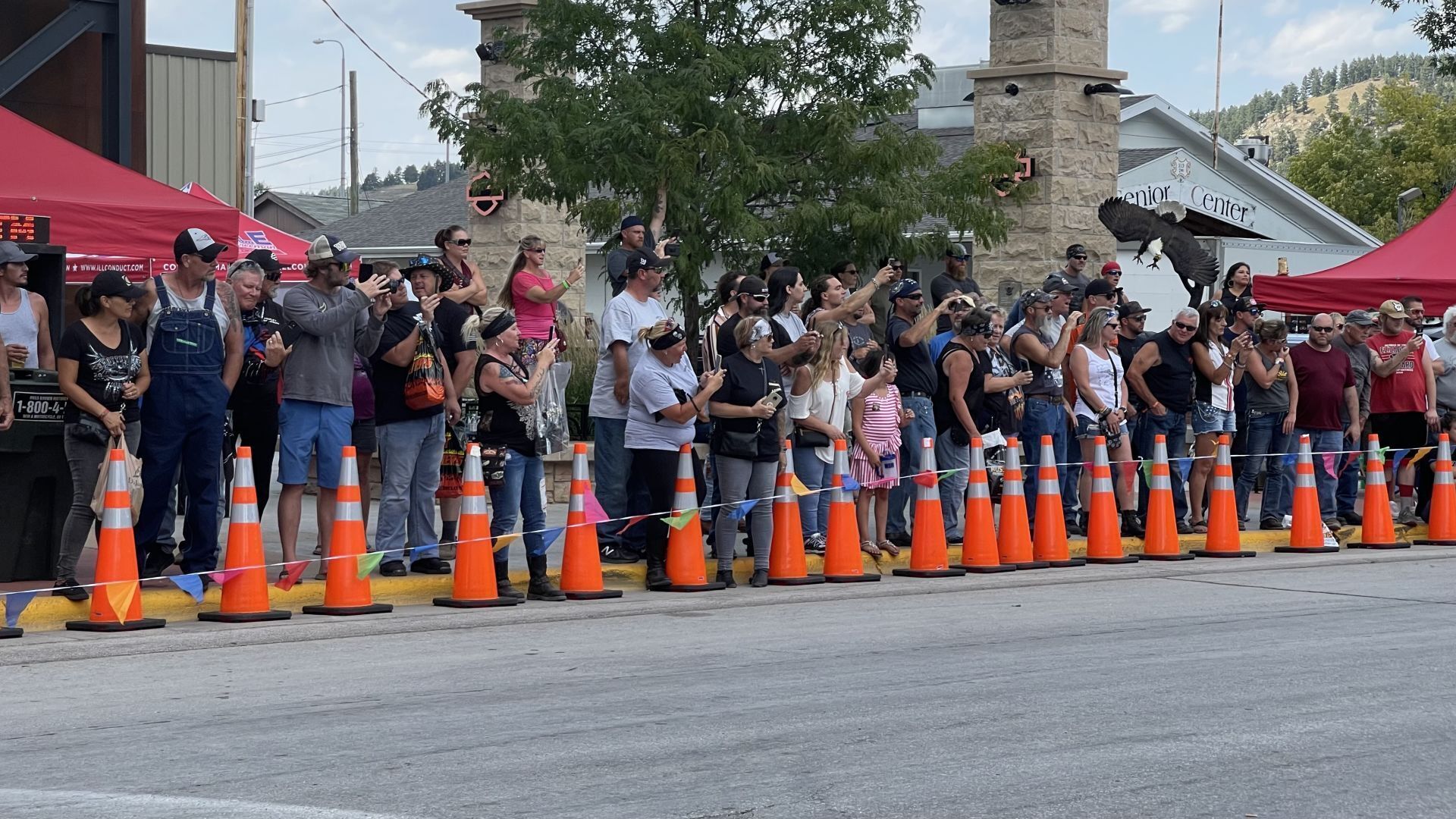 People to see Cole Freeman jump